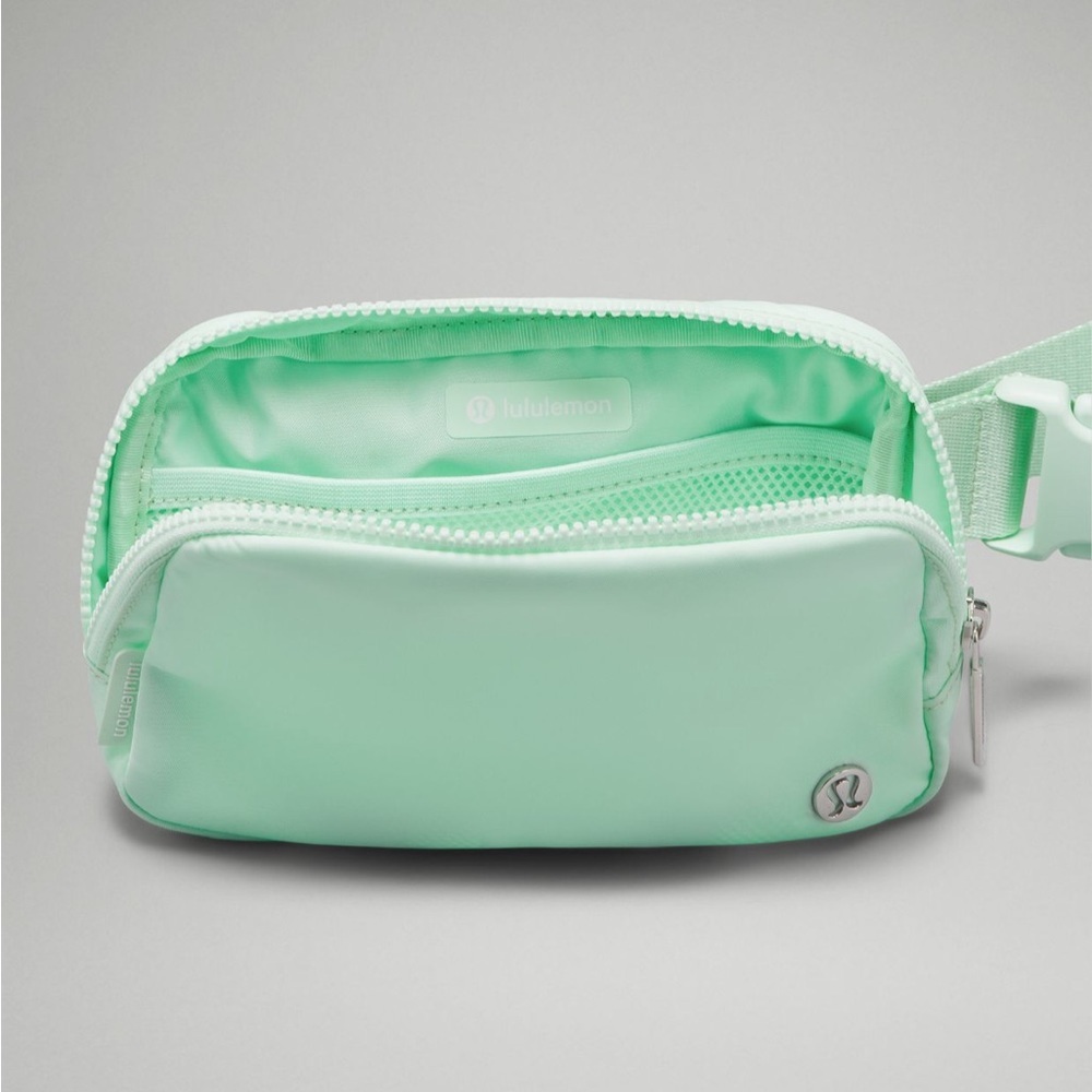SOLD- LULULEMON Everywhere Belt Bag in Mint Moment NWT *LAST ONE!* - Picture 7 of 12